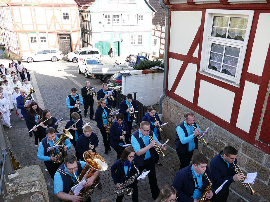 Feier der 1. Heiligen Kommunion in Sankt Crescentius (Foto: Karl-Franz Thiede)